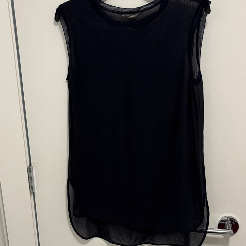 Vince sheer Navy  top
